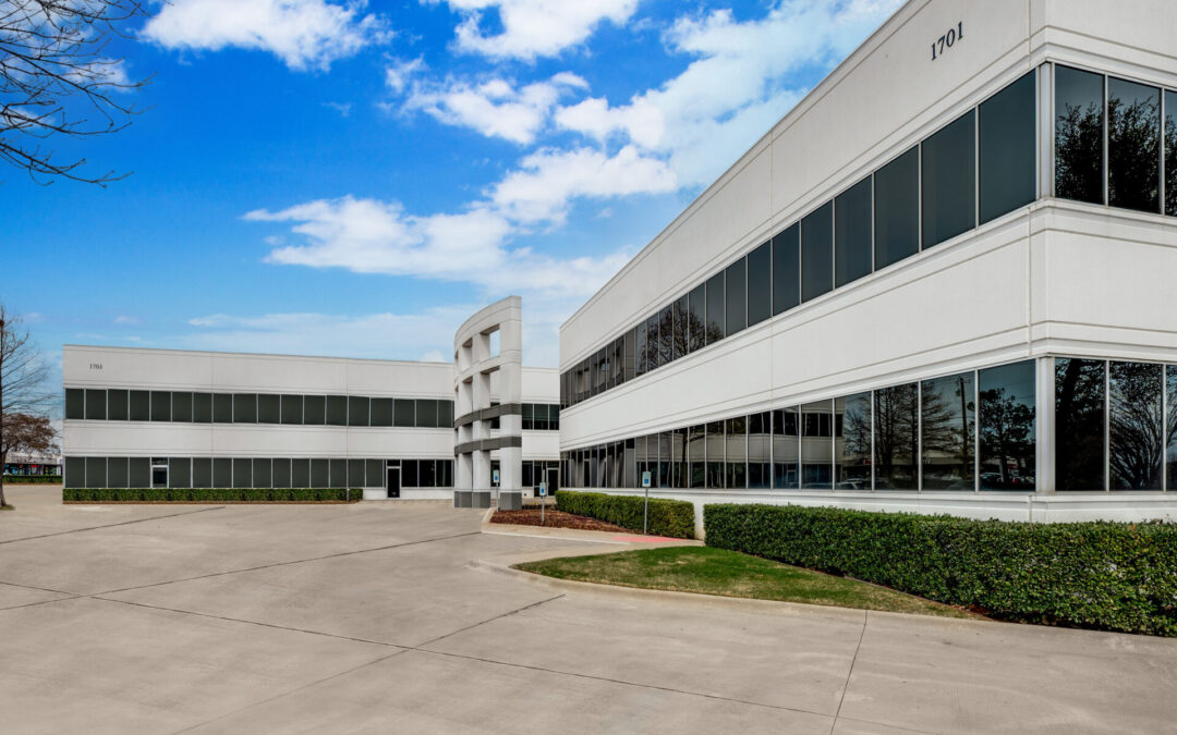 Outside view of Arlington Interlink, best office building in Arlington, TX